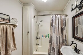 Lakefront Getaway w/ Dock in Akron