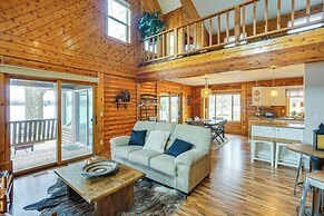 Lakefront Getaway w/ Dock in Akron