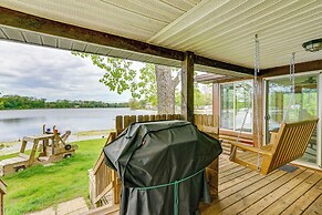 Lakefront Getaway w/ Dock in Akron