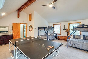 Lakefront Getaway w/ Dock in Akron