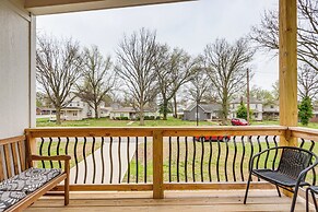 Walk to Shops & Eats: Dtwn Columbus Gem w/ Balcony