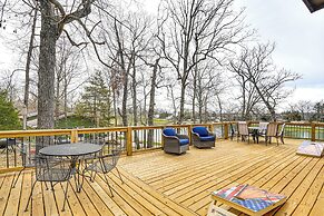 Truman Lake Retreat: Large Deck & On-site Fishing!