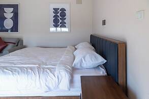 Settle Inn Sodic Eastown Studio