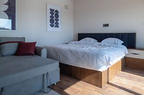 Settle Inn Sodic Eastown Studio