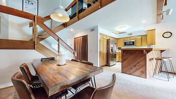 Snowcreek Iv #594 3 Bedroom Condo