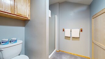 Snowcreek Iv #594 3 Bedroom Condo