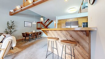 Snowcreek Iv #594 3 Bedroom Condo