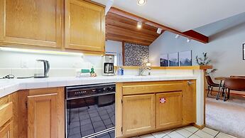 Snowcreek Iv #594 3 Bedroom Condo