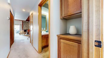 Snowcreek Iv #594 3 Bedroom Condo