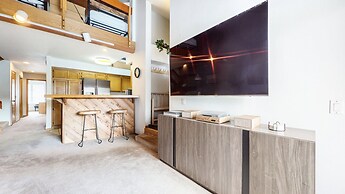 Snowcreek Iv #594 3 Bedroom Condo