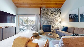 Snowcreek Iv #594 3 Bedroom Condo