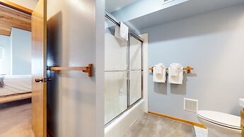 Snowcreek Iv #594 3 Bedroom Condo