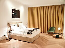 Townhouse by THE QVEST