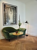 Townhouse by THE QVEST