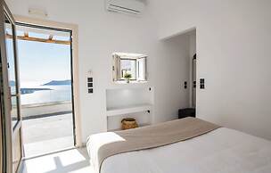 Cliff Aura Suites