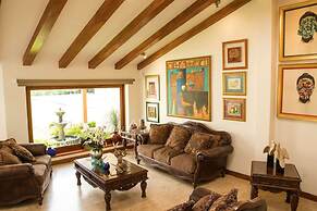 Luxury Guayllabamba House Gym Jacuzzi Parking Pool Wifi