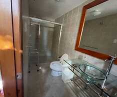 Luxury Guayllabamba House Gym Jacuzzi Parking Pool Wifi