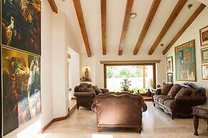 Luxury Guayllabamba House Gym Jacuzzi Parking Pool Wifi