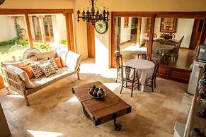 Luxury Guayllabamba House Gym Jacuzzi Parking Pool Wifi