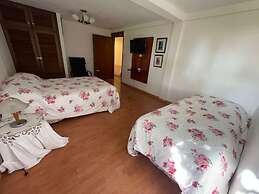 Luxury Guayllabamba House Gym Jacuzzi Parking Pool Wifi