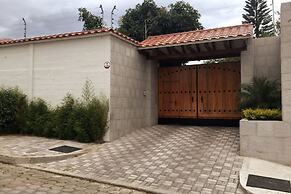 Luxury Guayllabamba House Gym Jacuzzi Parking Pool Wifi