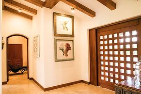 Luxury Guayllabamba House Gym Jacuzzi Parking Pool Wifi