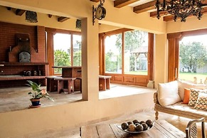 Luxury Guayllabamba House Gym Jacuzzi Parking Pool Wifi