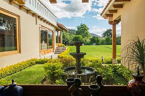 Luxury Guayllabamba House Gym Jacuzzi Parking Pool Wifi