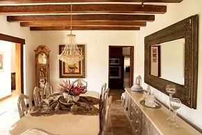 Luxury Guayllabamba House Gym Jacuzzi Parking Pool Wifi