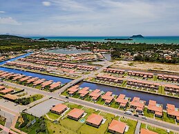 BZ94 Casa c piscina frente para o canal