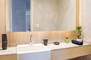 BZ94 Casa c piscina frente para o canal