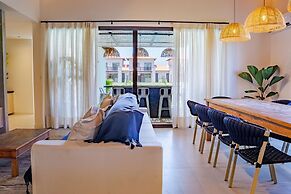 BZ94 Casa c piscina frente para o canal