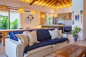 BZ94 Casa c piscina frente para o canal