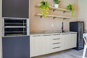 BZ94 Casa c piscina frente para o canal