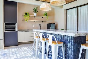 BZ94 Casa c piscina frente para o canal