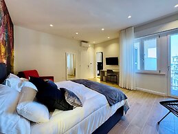 YourHome - Il Pino Rooms & Apartment