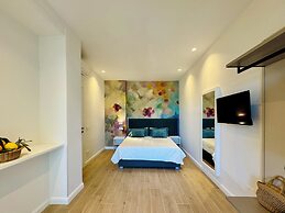 YourHome - Il Pino Rooms & Apartment