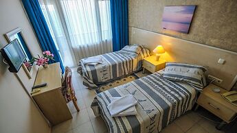 Karaburun Can Otel