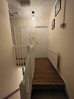 3 Bedrooms - 6 Guests - Parking - Fireplace - Bbq