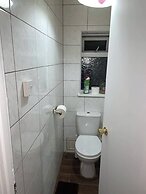 3 Bedrooms - 6 Guests - Parking - Fireplace - Bbq
