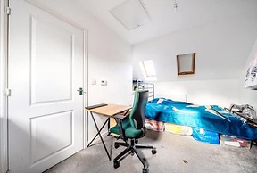 Lakeview House - Sleeps 6, Garden & Free Parking