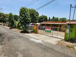 Hostel Villas De Zianit