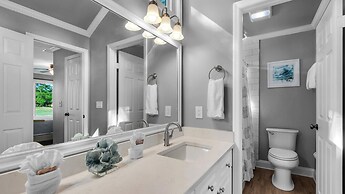 Waterfront Retreat in Sandestin w/ Golf Cart & Free Attraction Tickets