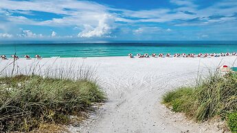 Waterfront Retreat in Sandestin w/ Golf Cart & Free Attraction Tickets