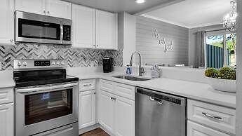 Waterfront Retreat in Sandestin w/ Golf Cart & Free Attraction Tickets