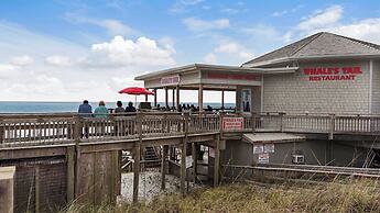 Waterfront Retreat in Sandestin w/ Golf Cart & Free Attraction Tickets