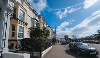 Modern Cozy 2-Bedroom & family friendly