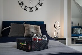 Modern Cozy 2-Bedroom & family friendly