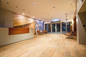 Waterlane Island Deluxe 5B by GrandApart