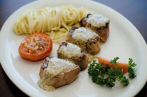 Whispering Woods Cabins & Grill